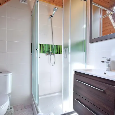 Radosc ゲストハウス レバル