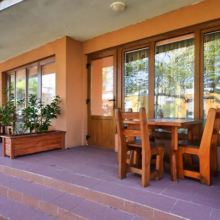 Radosc ゲストハウス レバル